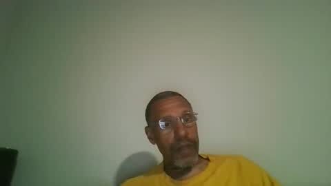 Snapshot of poolguy2496 chatting on 11/14/25, 05:39 poolguy2496 online show from 11/14/25, 05:39