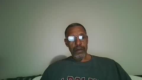 Snapshot of poolguy2496 chatting on 11/17/25, 01:44 poolguy2496 online show from 11/17/25, 01:44