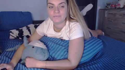 Snapshot of popkornmolli chatting on 12/02/24, 11:12 popkornmolli online show from 12/02/24, 11:12