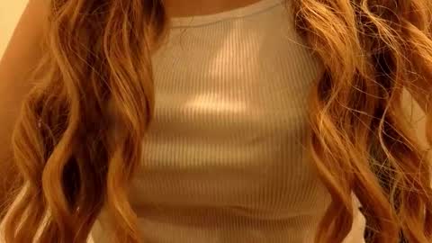 Snapshot of poppybloopy chatting on 09/13/25, 06:18 April online show from 09/13/25, 06:18