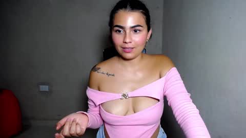 Snapshot of porn_sexy chatting on 12/19/24, 06:34 NICKKYMARTIN online show from 12/19/24, 06:34