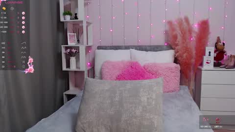 Snapshot of pornogirlx chatting on 02/15/25, 09:15 Masha online show from 02/15/25, 09:15