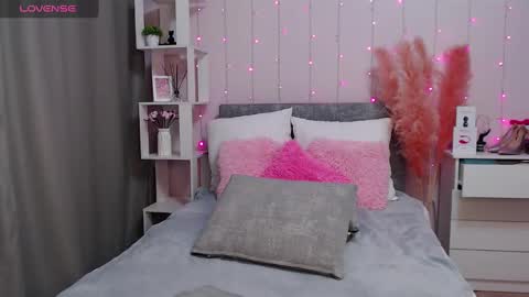 Snapshot of pornogirlx chatting on 02/26/25, 05:20 Masha online show from 02/26/25, 05:20