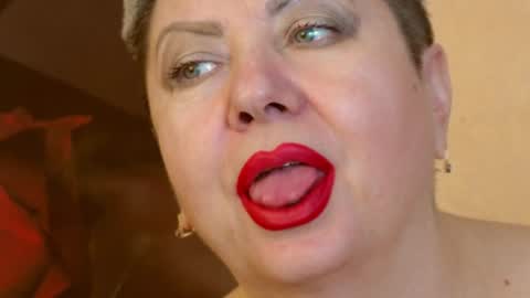 Snapshot of posh_lady chatting on 12/14/24, 03:29 LADY POSH online show from 12/14/24, 03:29