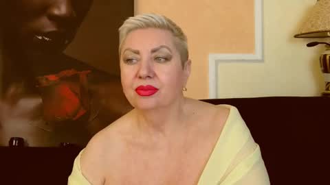 Snapshot of posh_lady chatting on 02/13/25, 01:50 LADY POSH online show from 02/13/25, 01:50