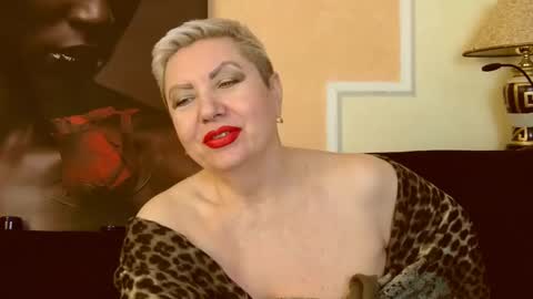 Snapshot of posh_lady chatting on 02/21/25, 02:28 LADY POSH online show from 02/21/25, 02:28