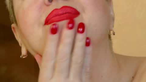 Snapshot of posh_lady chatting on 02/22/25, 05:12 LADY POSH online show from 02/22/25, 05:12