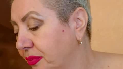 Snapshot of posh_lady chatting on 09/19/25, 09:04 LADY POSH online show from 09/19/25, 09:04