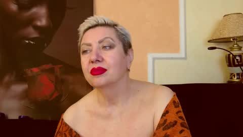 Snapshot of posh_lady chatting on 11/12/25, 09:36 LADY POSH online show from 11/12/25, 09:36