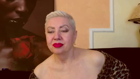 Snapshot of posh_lady chatting on 12/03/25, 09:13 LADY POSH online show from 12/03/25, 09:13