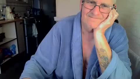 poshman65 online show from 11/21/25, 09:30