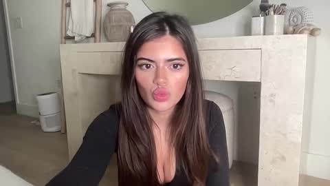 Selena online show from 03/05/26, 02:40