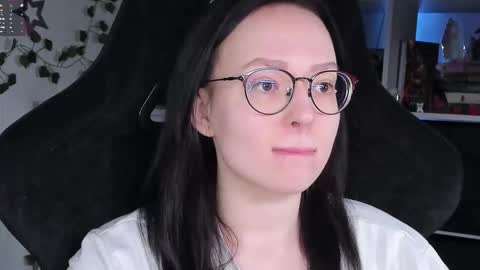 Robyn online show from 11/15/25, 04:36