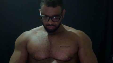 Snapshot of powerdmuscle chatting on 04/07/26, 11:04 powerdmuscle online show from 04/07/26, 11:04