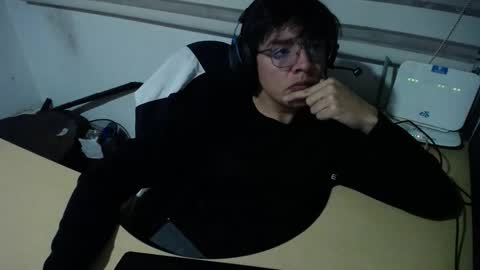 powerfulzeus2 online show from 11/21/25, 02:43