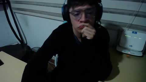 powerfulzeus2 online show from 12/01/25, 02:16