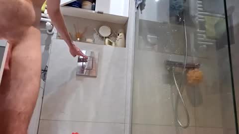 Snapshot of powermute22 chatting on 10/25/25, 09:31 Big Dick online show from 10/25/25, 09:31