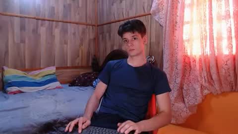 Snapshot of powertwinky chatting on 12/08/24, 09:30 chris independent online show from 12/08/24, 09:30