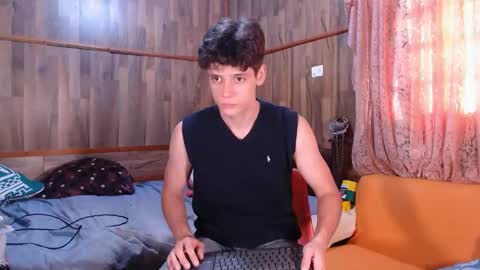 Snapshot of powertwinky chatting on 12/25/24, 09:33 chris independent online show from 12/25/24, 09:33