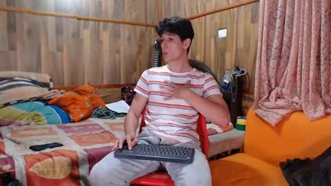 Snapshot of powertwinky chatting on 02/11/25, 01:20 chris independent online show from 02/11/25, 01:20