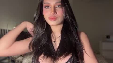 Snapshot of precious_amber69 chatting on 03/07/25, 12:04 Oh my Amber online show from 03/07/25, 12:04