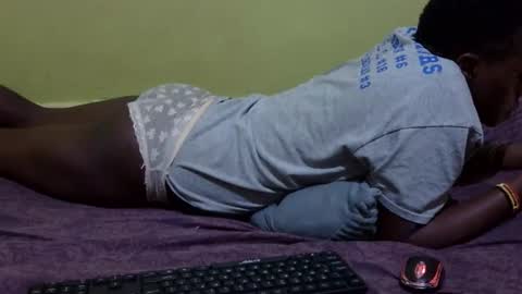 precious_nesh online show from 12/01/25, 05:07