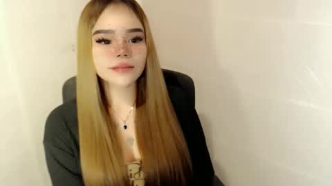 MAXXINE online show from 04/04/26, 06:00