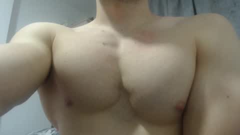 Snapshot of preettyboyx chatting on 12/06/24, 02:02 JUAN online show from 12/06/24, 02:02