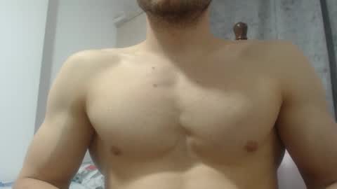 Snapshot of preettyboyx chatting on 12/06/24, 07:56 JUAN online show from 12/06/24, 07:56