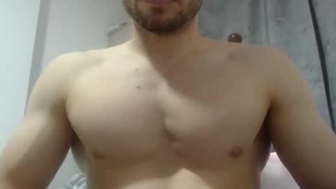 Snapshot of preettyboyx chatting on 12/12/24, 07:59 JUAN online show from 12/12/24, 07:59