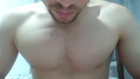 Snapshot of preettyboyx chatting on 12/14/24, 12:33 JUAN online show from 12/14/24, 12:33