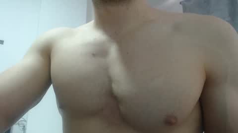 Snapshot of preettyboyx chatting on 12/14/24, 04:52 JUAN online show from 12/14/24, 04:52