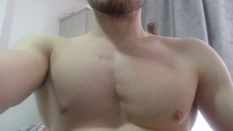 Snapshot of preettyboyx chatting on 12/15/24, 08:04 JUAN online show from 12/15/24, 08:04