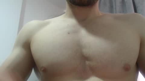 Snapshot of preettyboyx chatting on 12/16/24, 09:41 JUAN online show from 12/16/24, 09:41