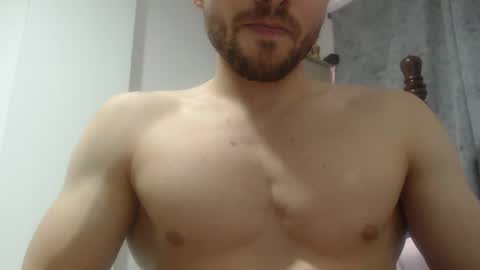 Snapshot of preettyboyx chatting on 12/19/24, 08:34 JUAN online show from 12/19/24, 08:34