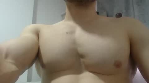 Snapshot of preettyboyx chatting on 12/21/24, 05:40 JUAN online show from 12/21/24, 05:40