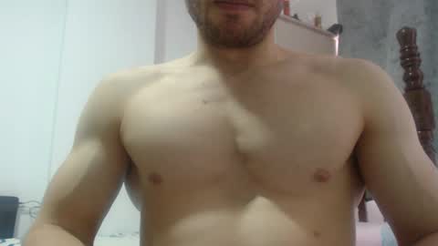 Snapshot of preettyboyx chatting on 12/22/24, 04:38 JUAN online show from 12/22/24, 04:38