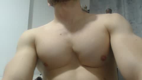 Snapshot of preettyboyx chatting on 12/30/24, 01:48 JUAN online show from 12/30/24, 01:48