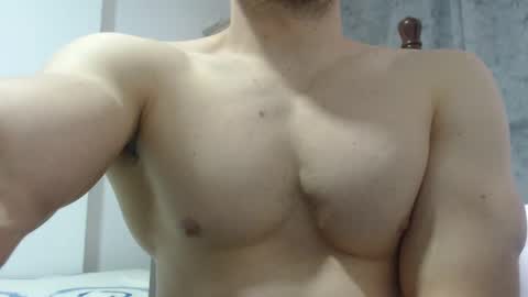 Snapshot of preettyboyx chatting on 01/10/25, 07:54 JUAN online show from 01/10/25, 07:54