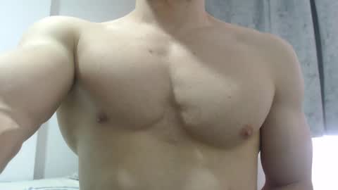 Snapshot of preettyboyx chatting on 02/08/25, 04:04 JUAN online show from 02/08/25, 04:04