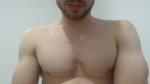 Snapshot of preettyboyx chatting on 02/17/25, 12:21 JUAN online show from 02/17/25, 12:21