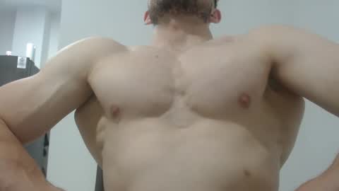 Snapshot of preettyboyx chatting on 02/20/25, 03:56 JUAN online show from 02/20/25, 03:56