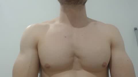 Snapshot of preettyboyx chatting on 02/26/25, 01:53 JUAN online show from 02/26/25, 01:53