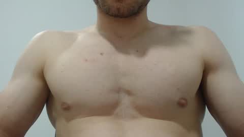 Snapshot of preettyboyx chatting on 03/09/25, 02:07 JUAN online show from 03/09/25, 02:07