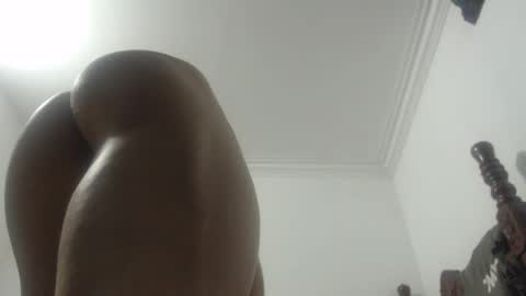 Snapshot of preettyboyx chatting on 09/17/25, 03:41 JUAN online show from 09/17/25, 03:41