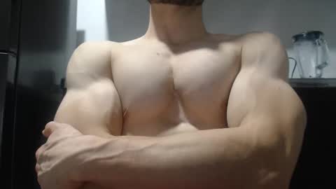 Snapshot of preettyboyx chatting on 09/20/25, 03:29 JUAN online show from 09/20/25, 03:29