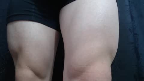 Snapshot of preettyboyx chatting on 10/15/25, 04:29 JUAN online show from 10/15/25, 04:29