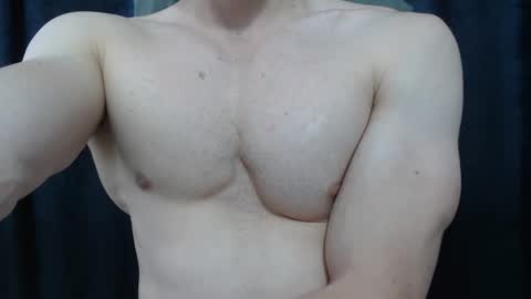 Snapshot of preettyboyx chatting on 10/17/25, 07:38 JUAN online show from 10/17/25, 07:38