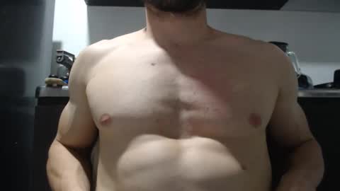 Snapshot of preettyboyx chatting on 10/25/25, 02:30 JUAN online show from 10/25/25, 02:30