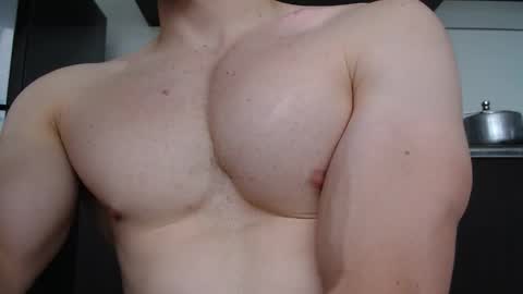 Snapshot of preettyboyx chatting on 10/29/25, 08:21 JUAN online show from 10/29/25, 08:21